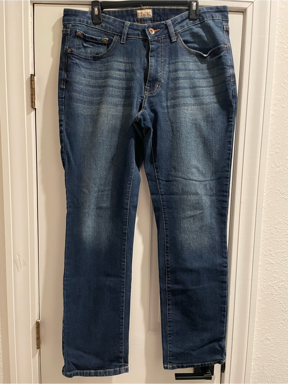 Weatherproof Vintage Straight leg mens jeans. Size 34 X 32. Straight fit